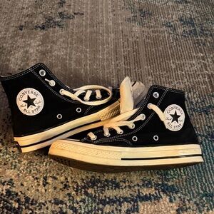 Converse Black and White High-Top Sneakers 6 mens 8 womens